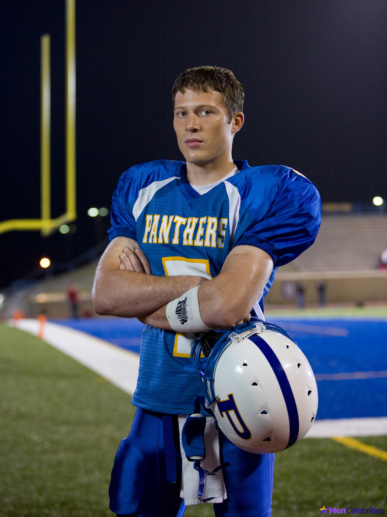 Zach Gilford hot