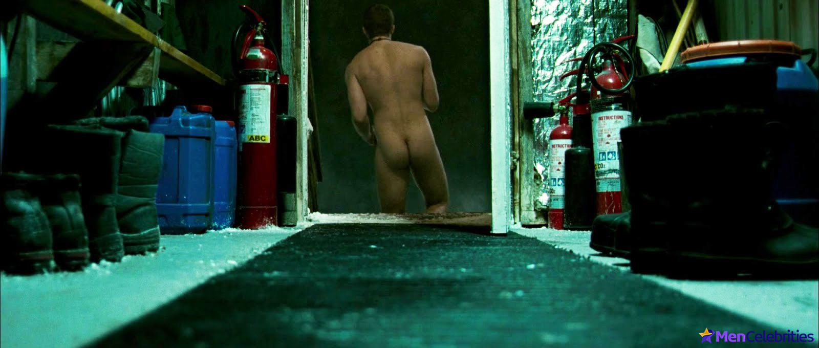 Zach Gilford naked