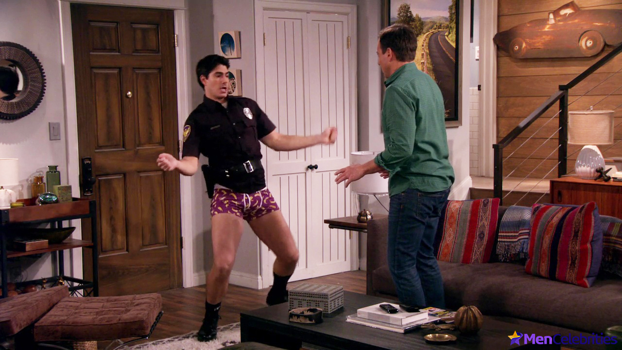 Brandon Routh dick bulge