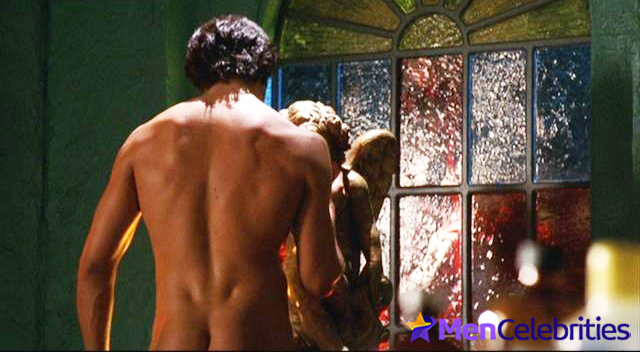Tom Welling nude butt