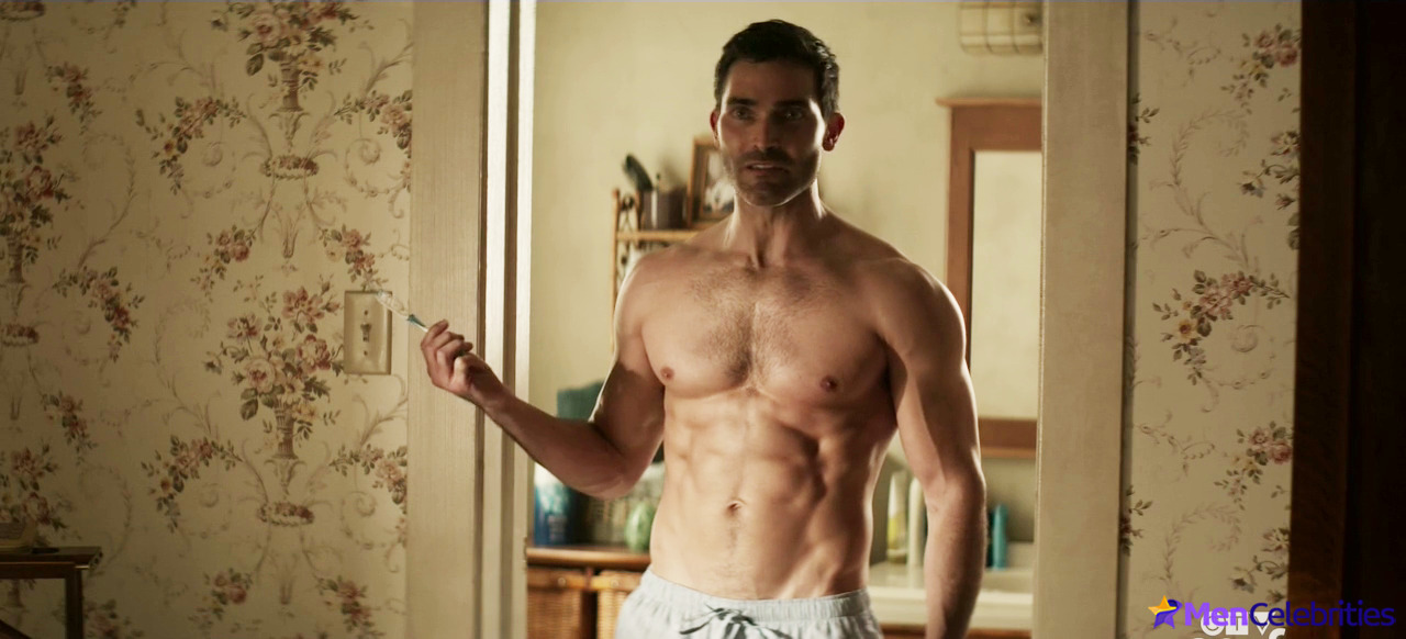 Tyler Hoechlin shirtless