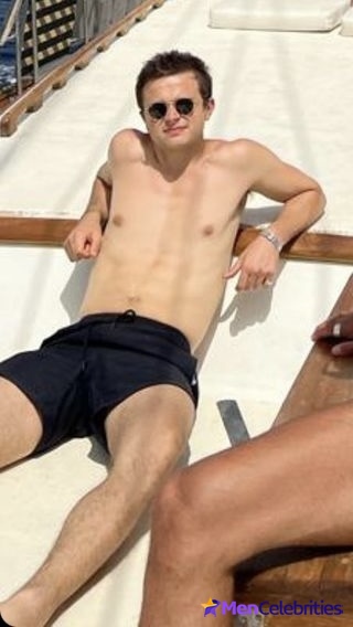 Ben Ahlers cock bulge