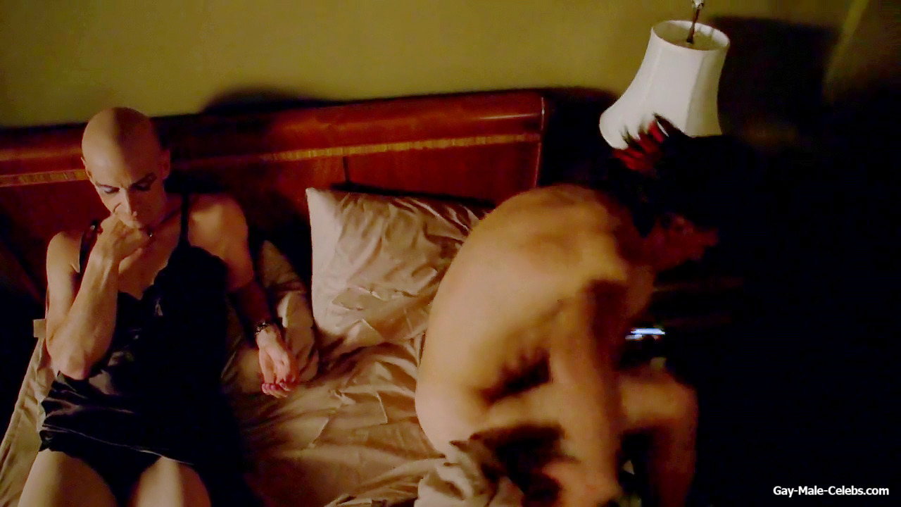 Finn Wittrock naked