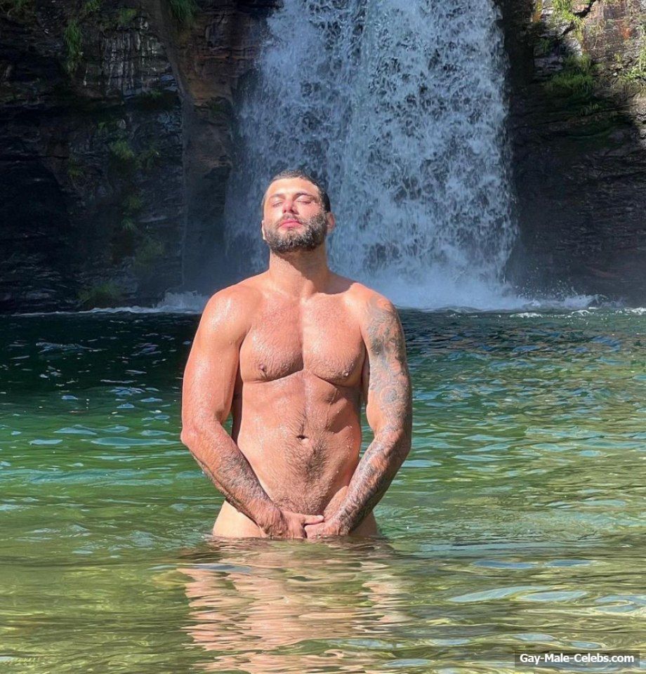 Jesus Luz frontal nude