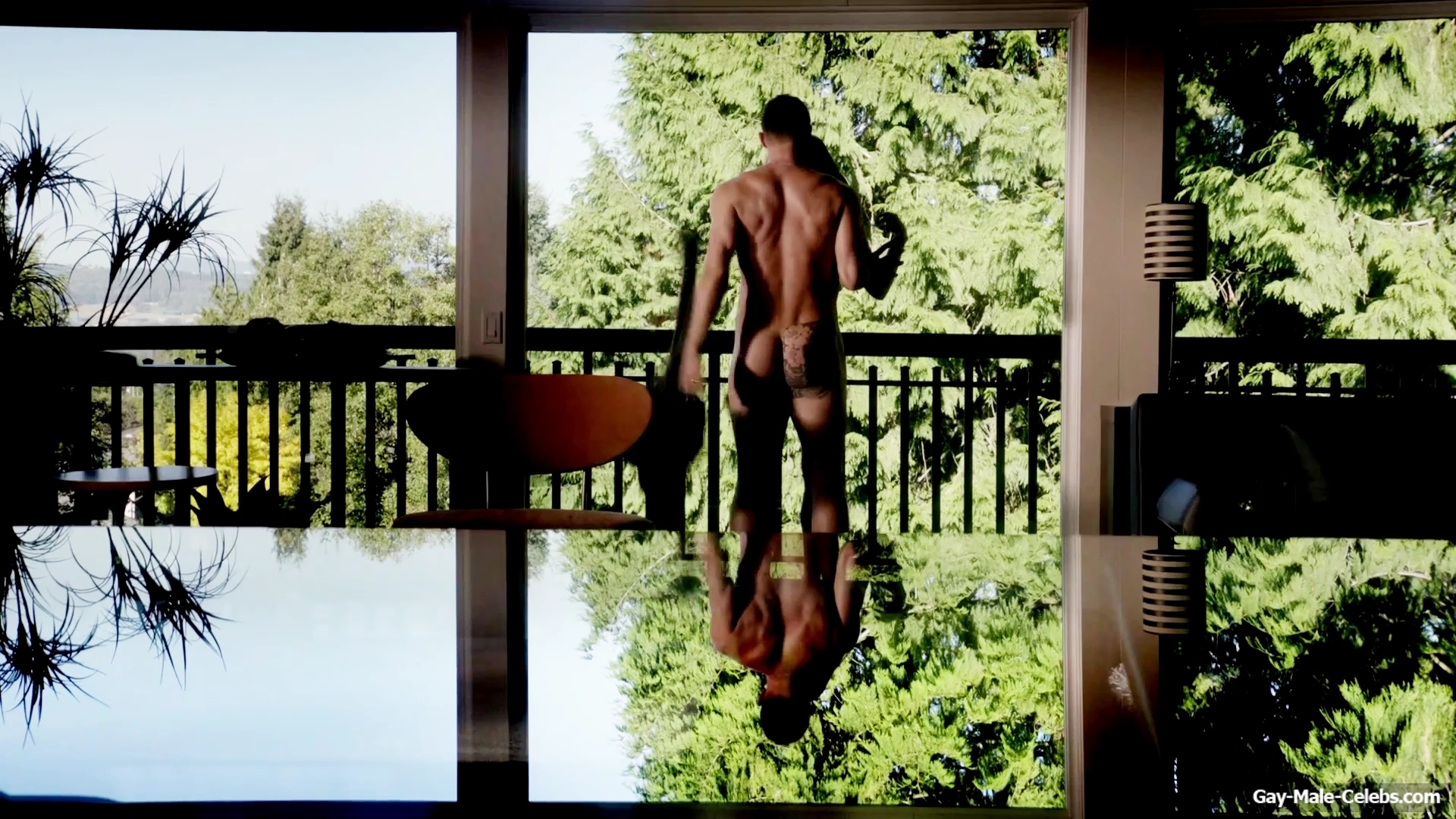 Joshua Sasse bare butt