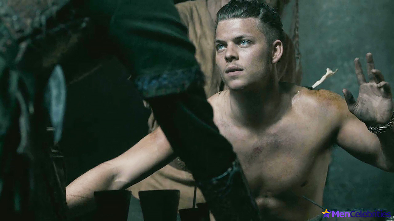 Alex Hogh Andersen nudity