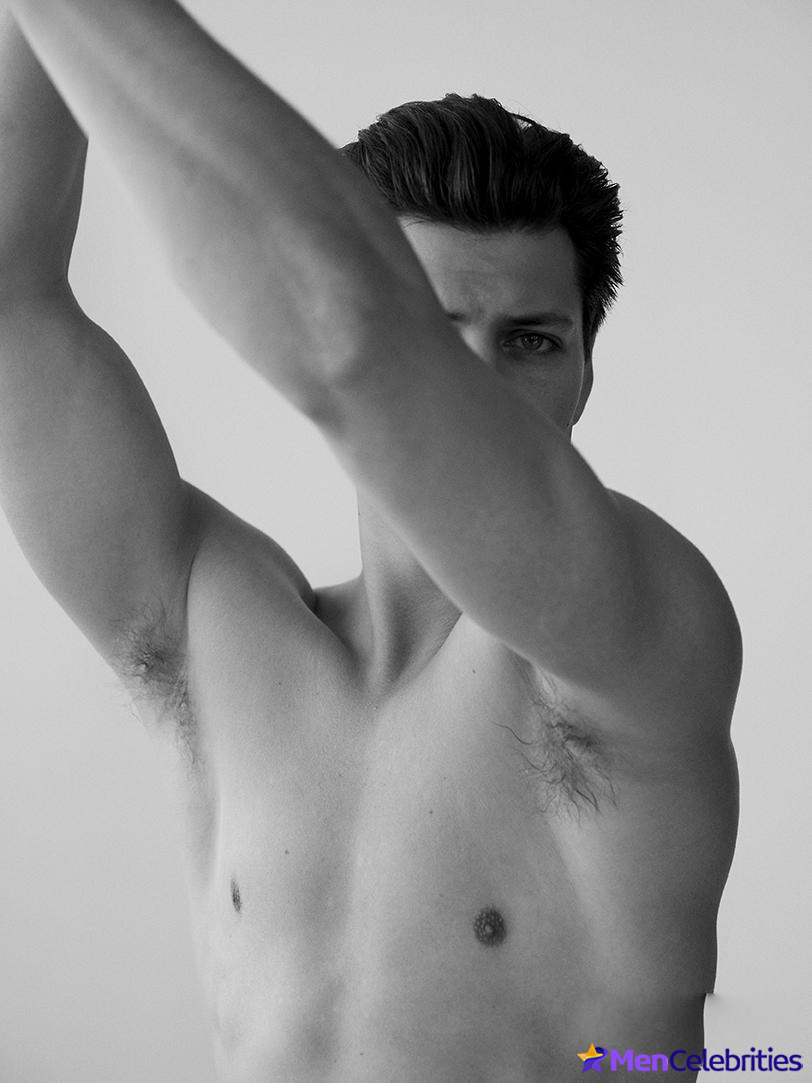 Alex Hogh Andersen naked