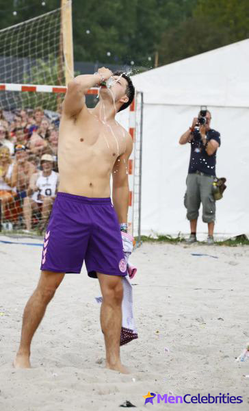 Alex Hogh Andersen dick bulge