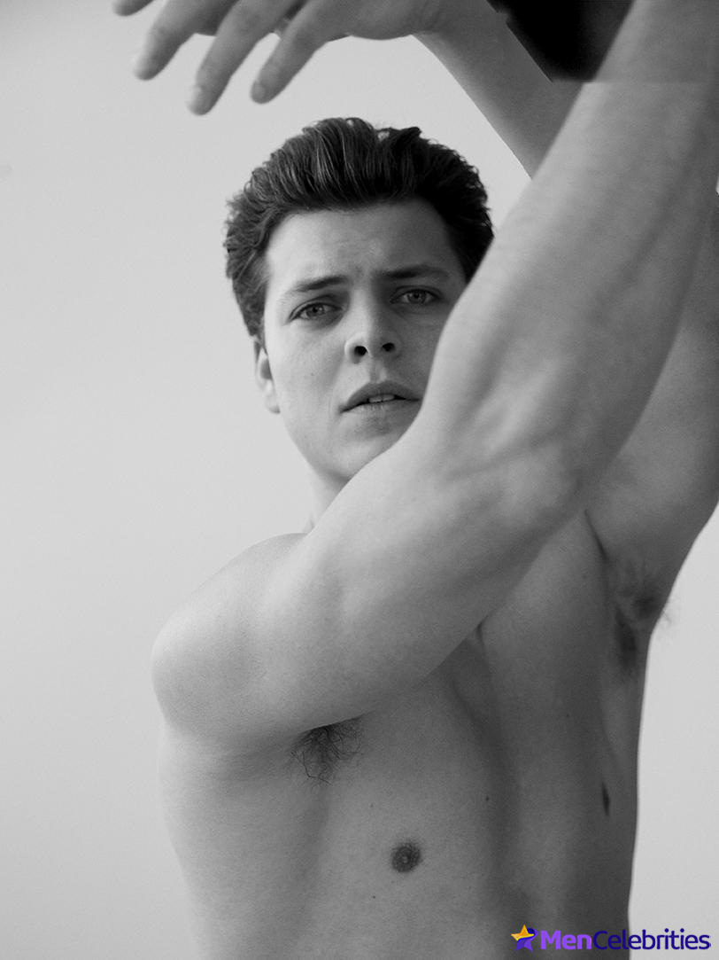 Alex Hogh Andersen shirtless