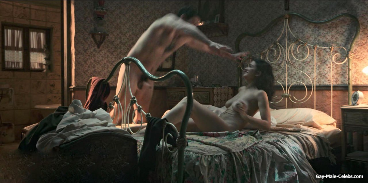 Alfonso Herrera nude