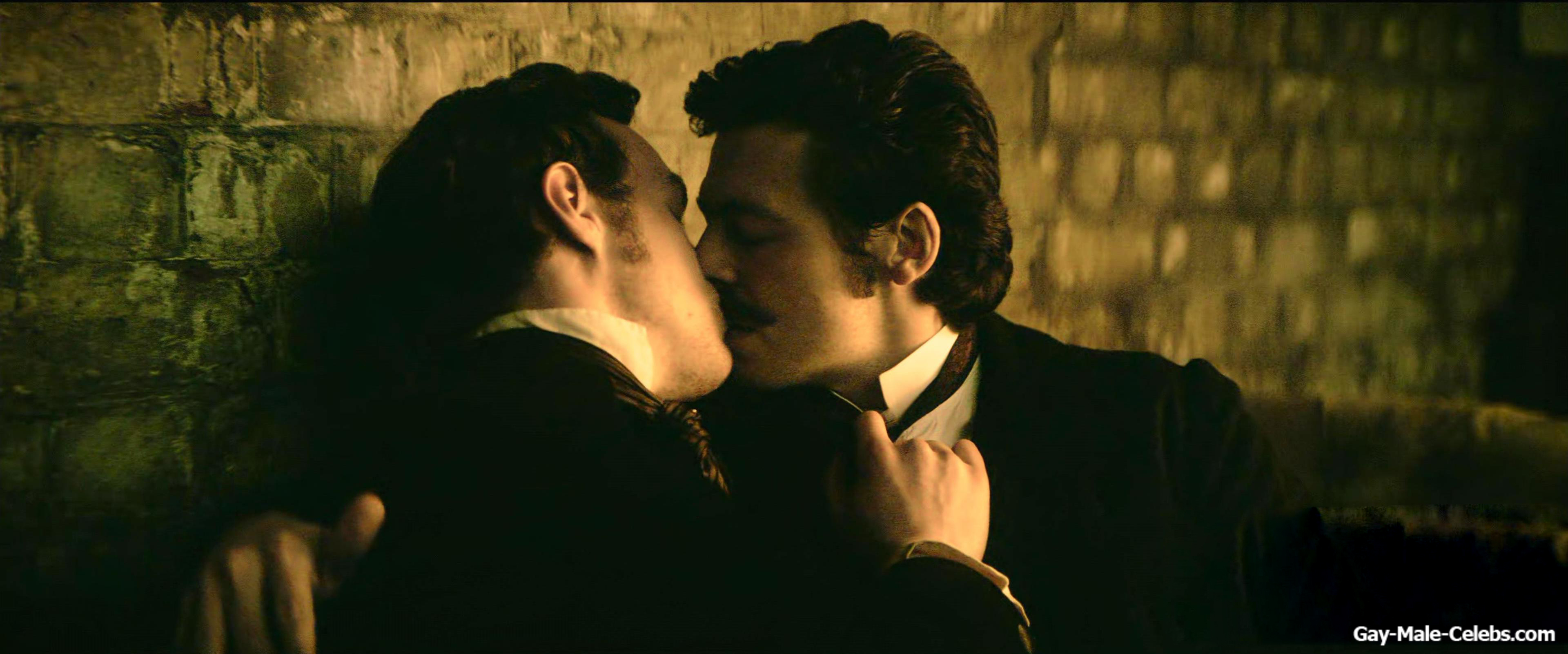 Anthony Boyle gay sex