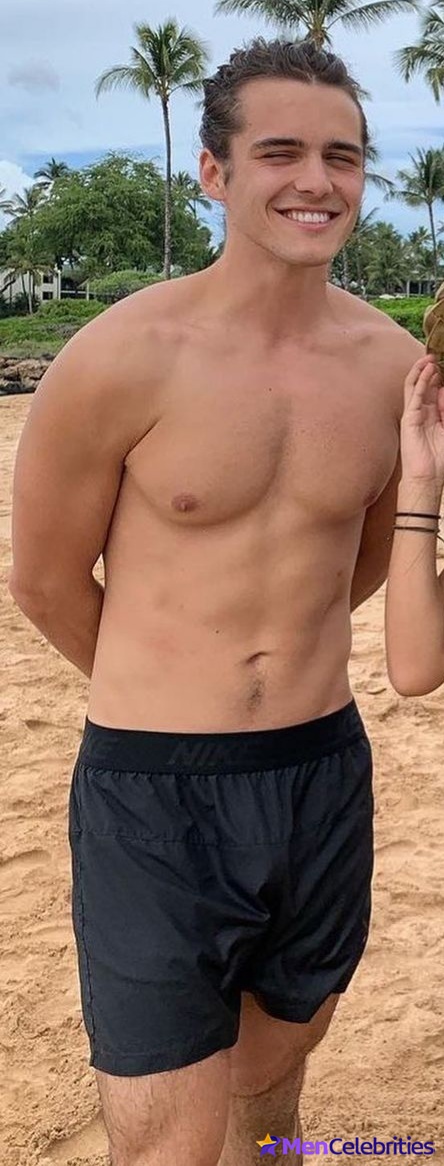 Charlie Gillespie nude collection