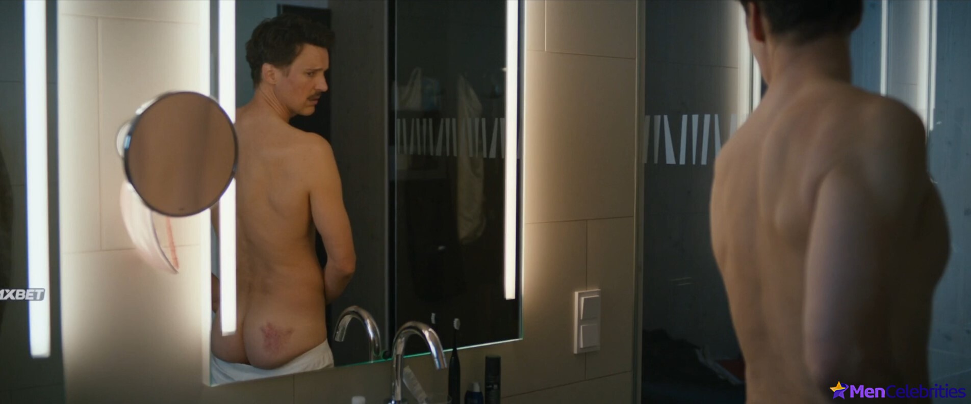 Florian David Fitz nude ass