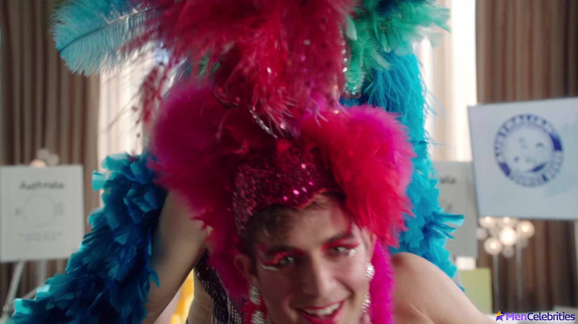 Hamish Linklater in The Crazy Ones