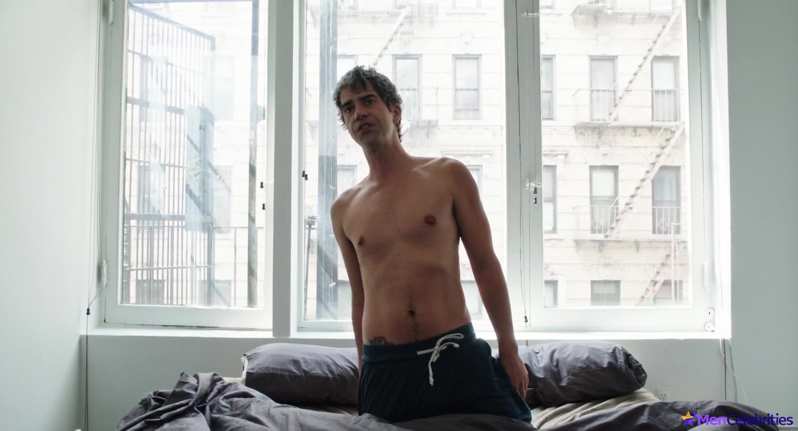 Hamish Linklater in 10 Things We Should Do Before We Break Up