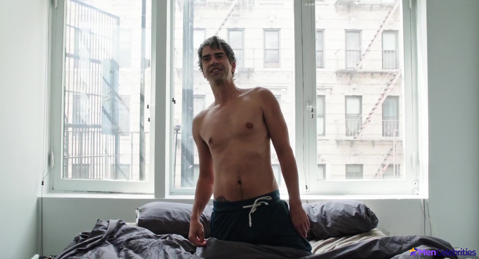 Hamish Linklater in 10 Things We Should Do Before We Break Up
