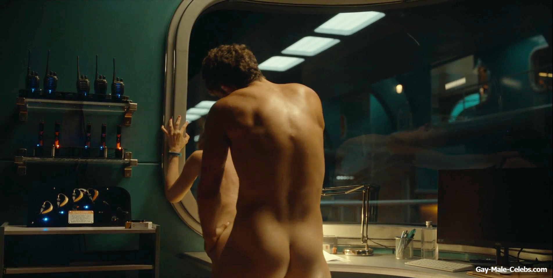 Jason Fernandez nudity