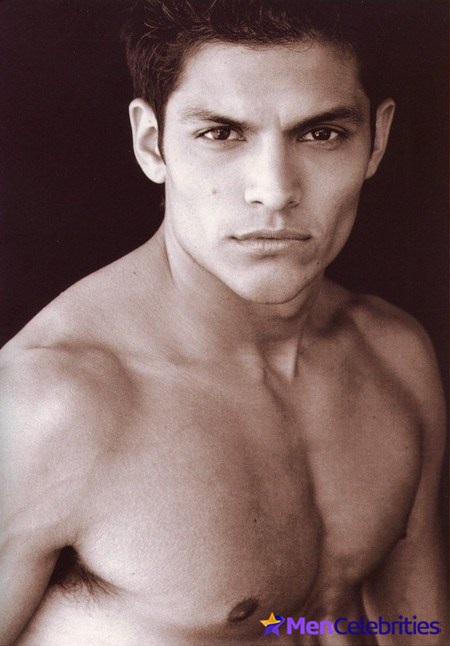 Nicholas Gonzalez naked