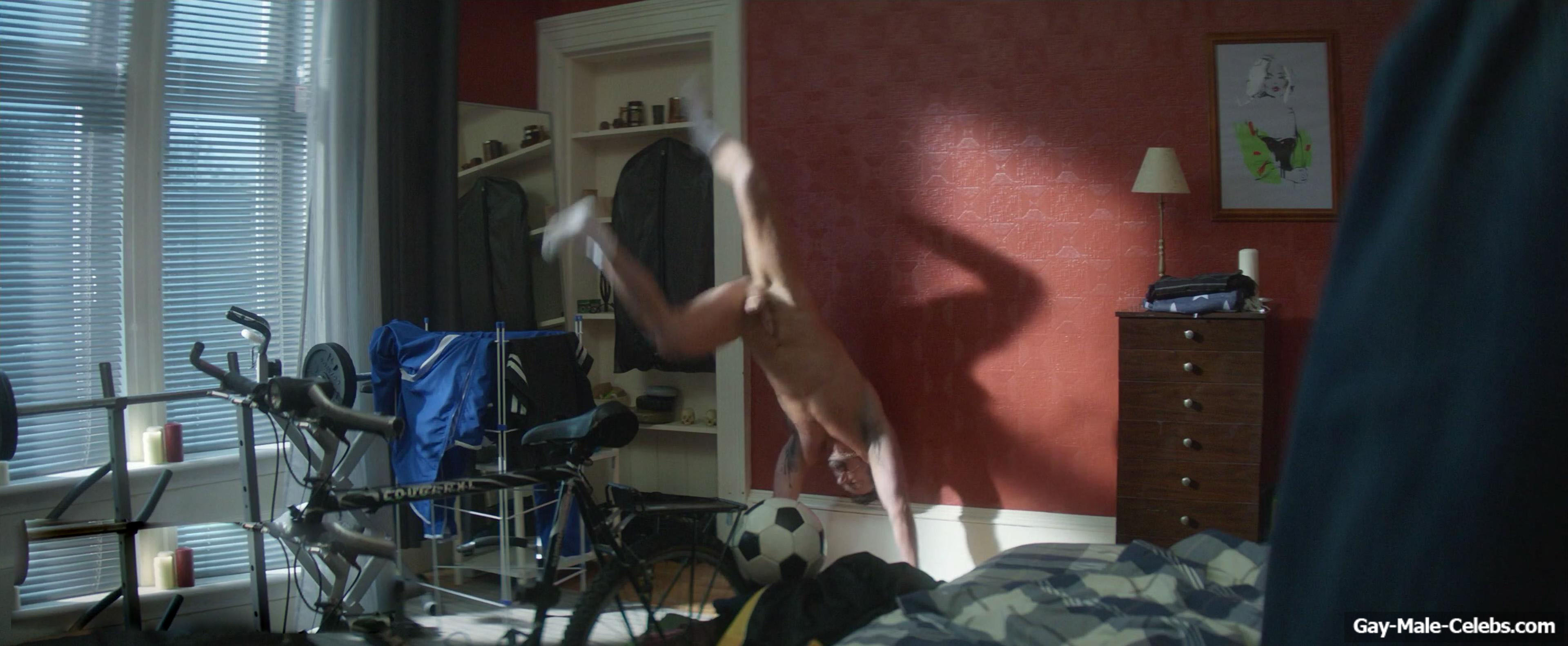 Stuart Martin frontal nude