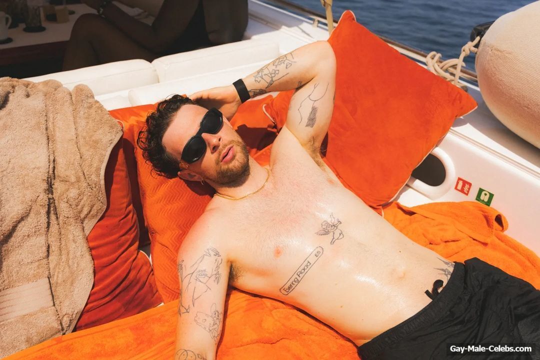 Tom Grennan shirtless