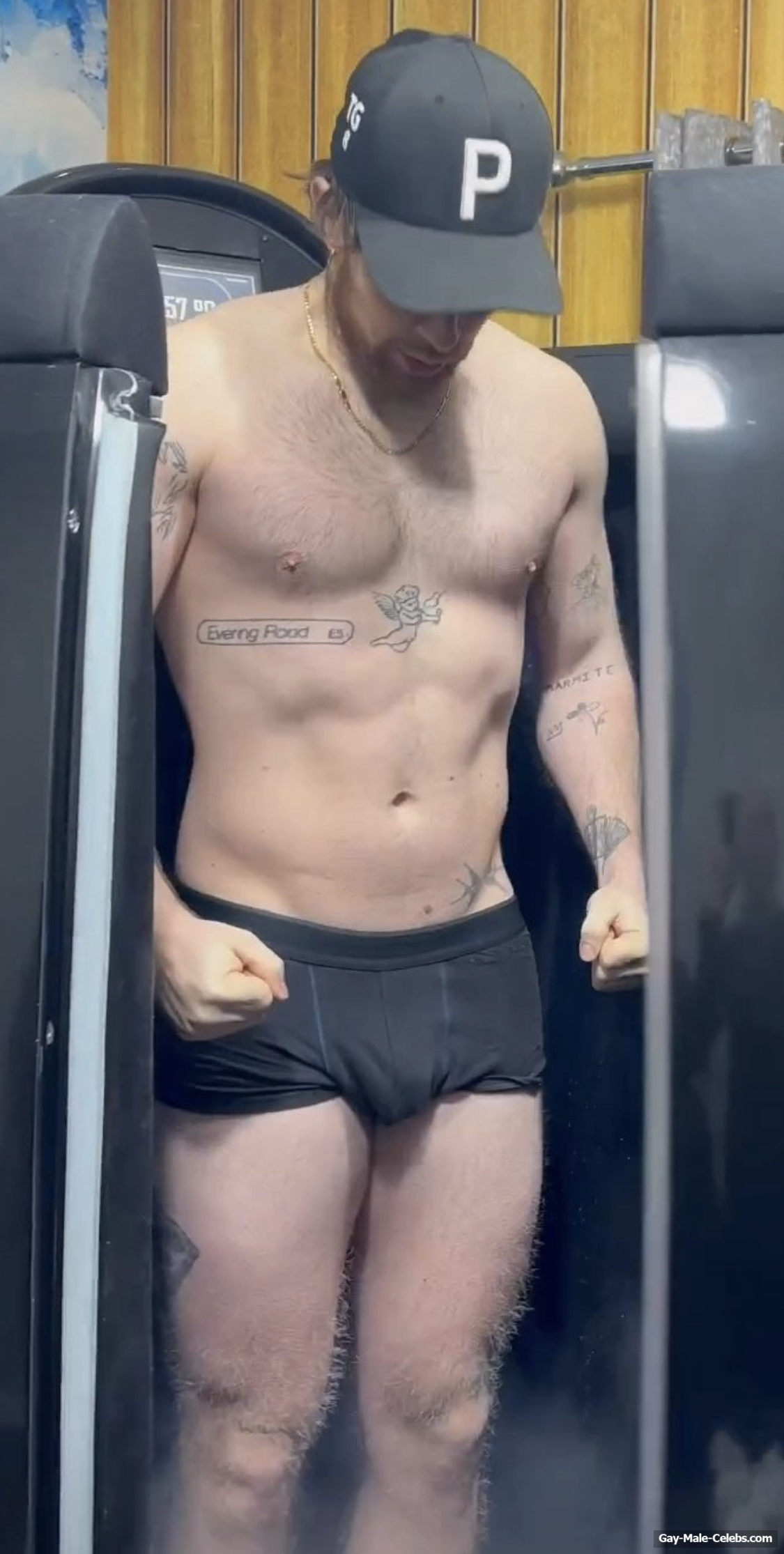 Tom Grennan dick bulge
