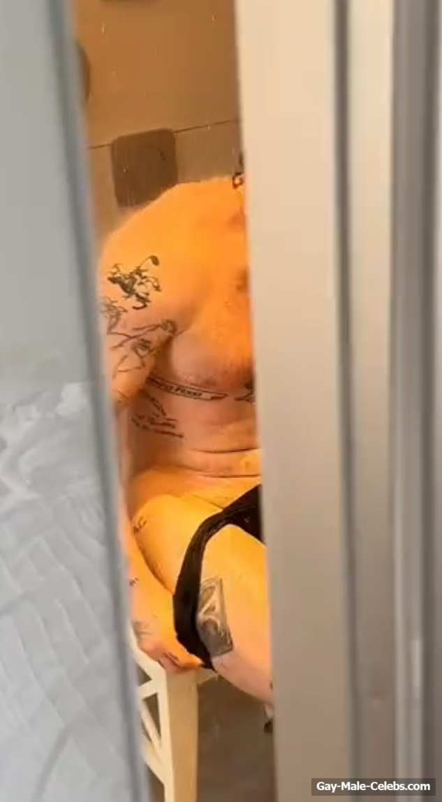 Tom Grennan cock slip