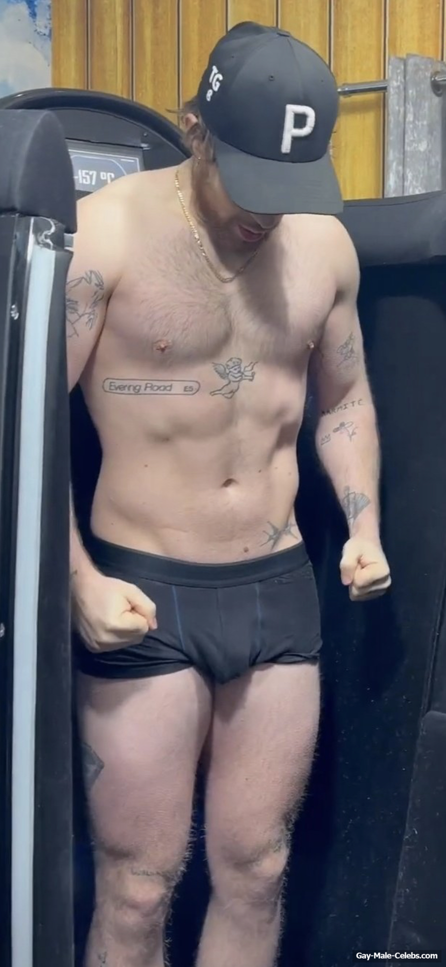 Tom Grennan cock bulge