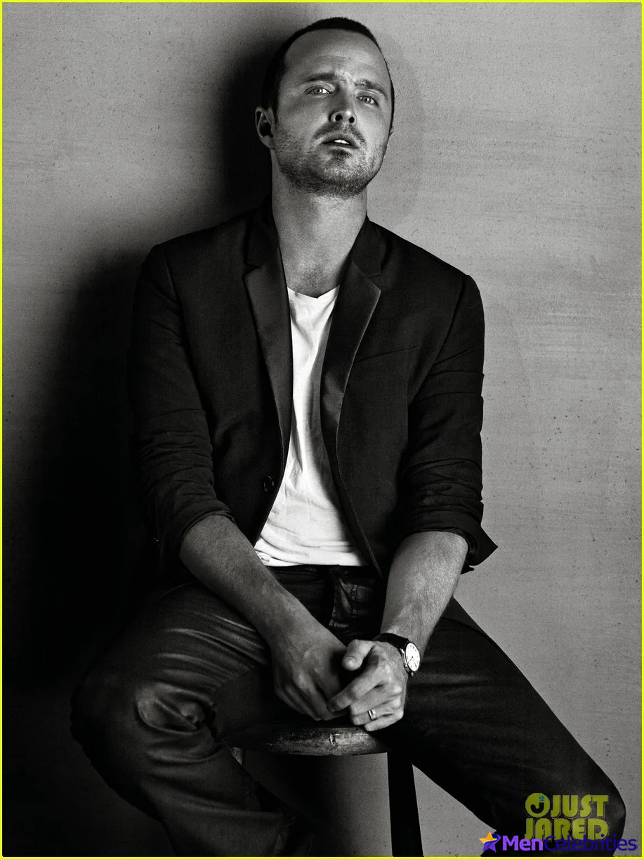 Aaron Paul shirtless pics