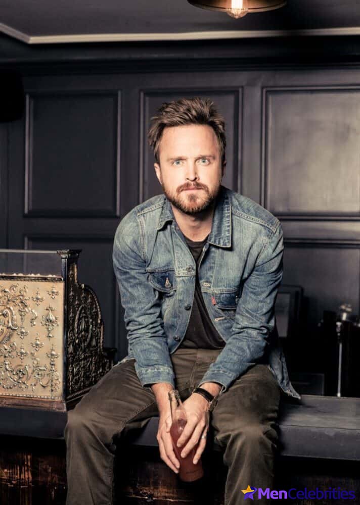 Aaron Paul shirtless pics
