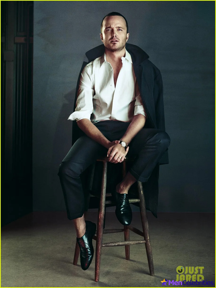 Aaron Paul shirtless pics