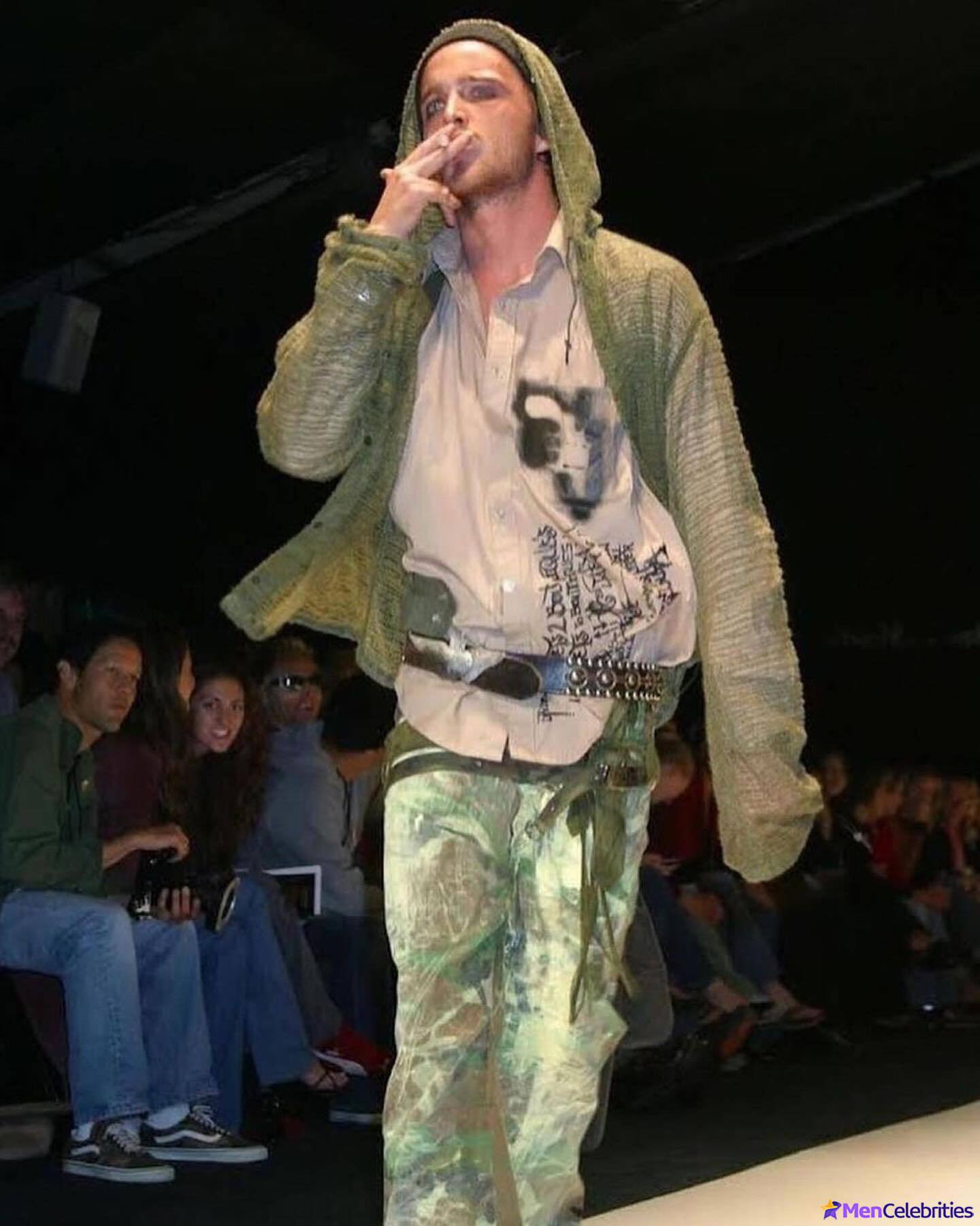 Aaron Paul shirtless pics