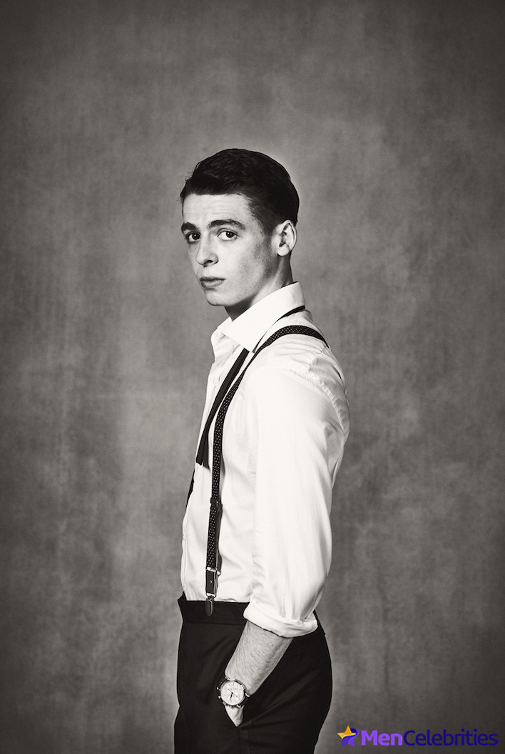 Anthony Boyle sexy photos
