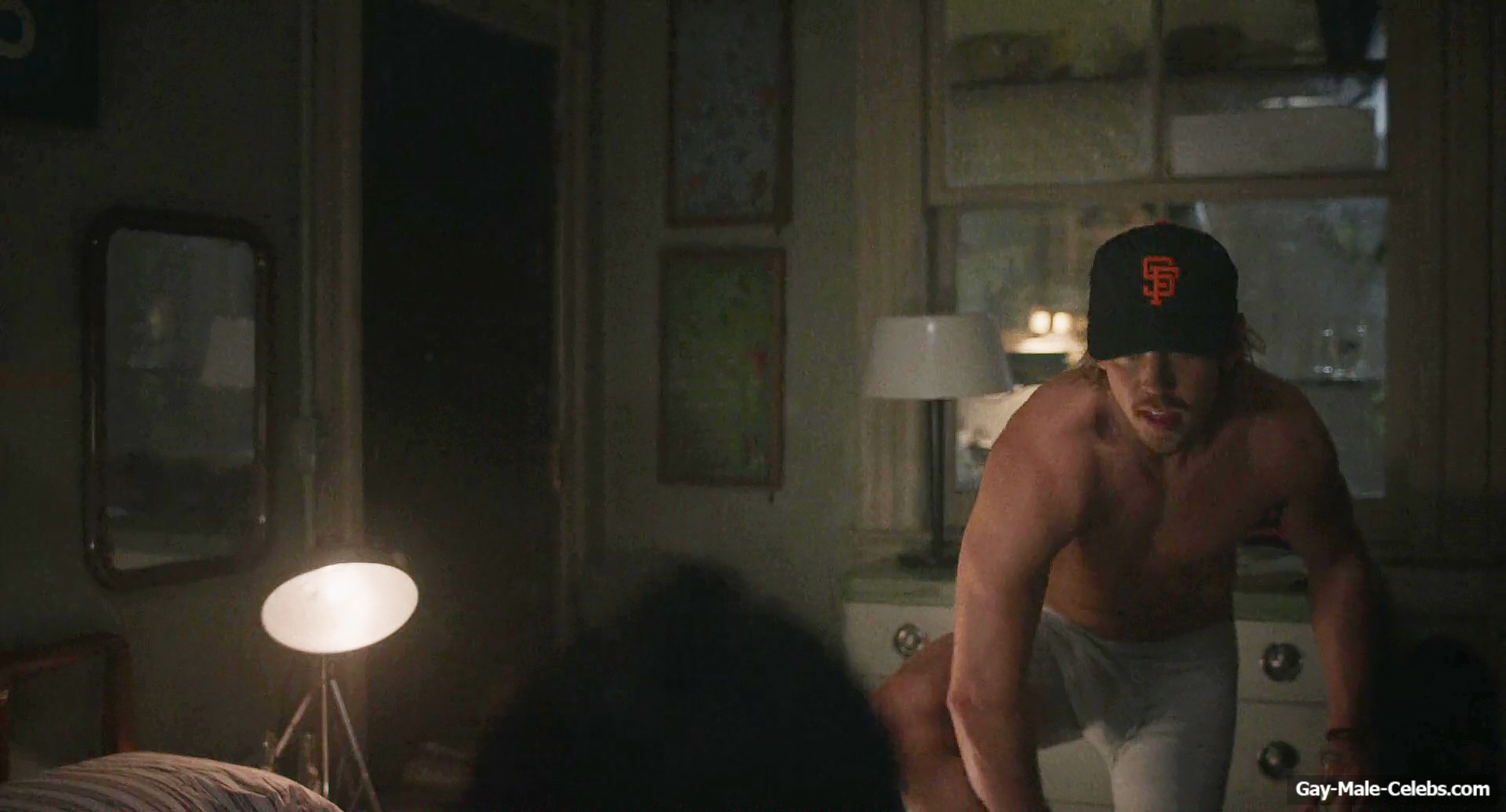 Austin Butler nude in Caught Stealing