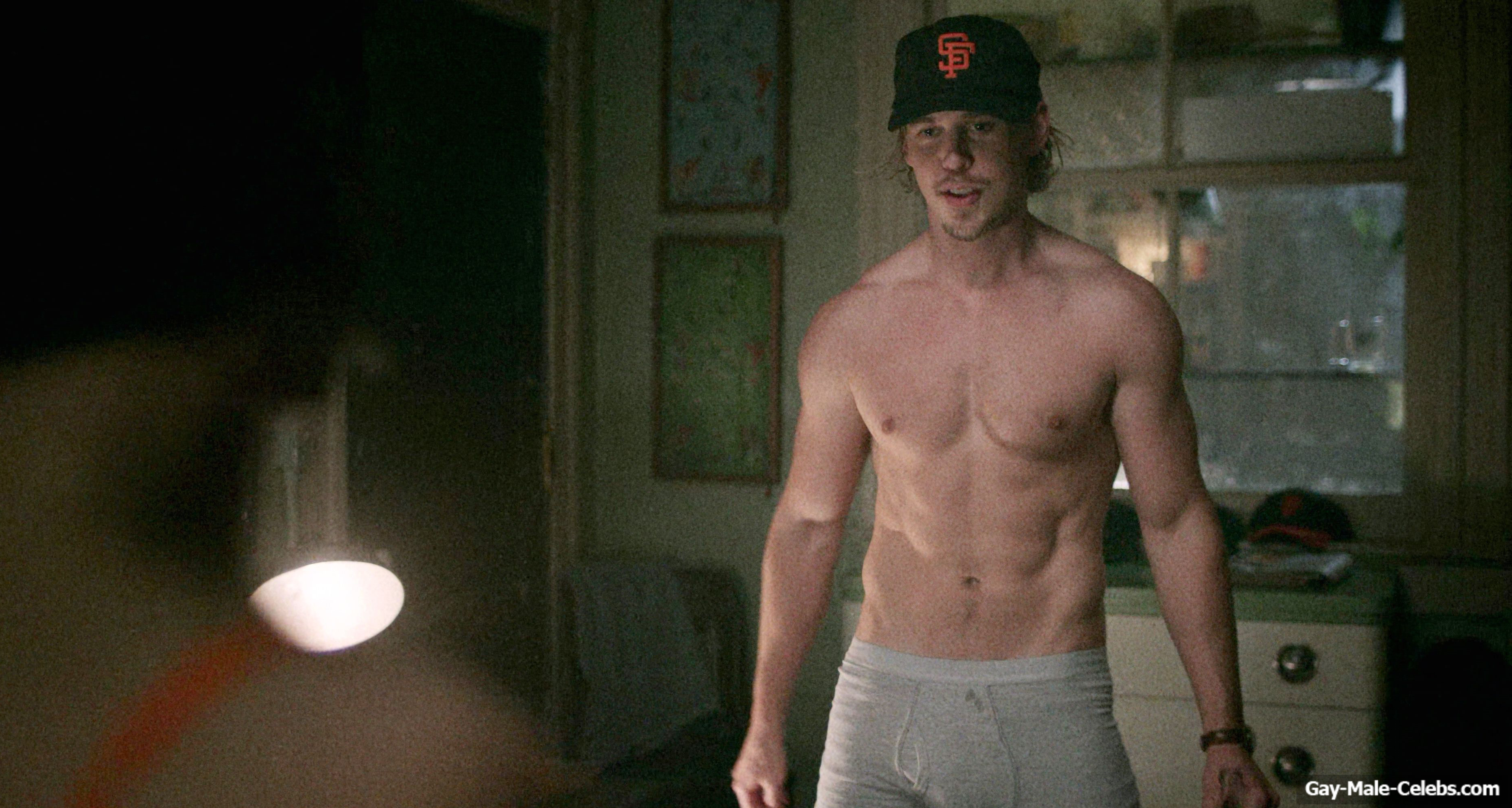 Austin Butler nude in Caught Stealing