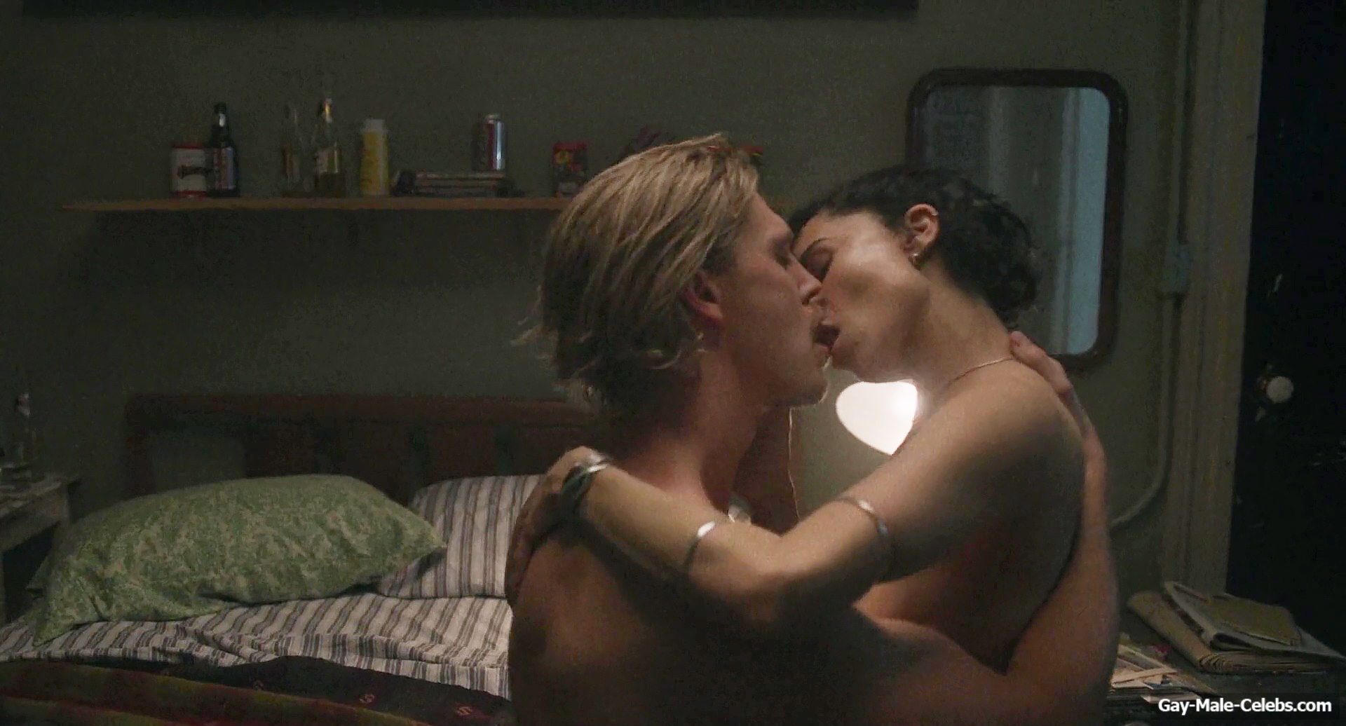Austin Butler nude in Caught Stealing