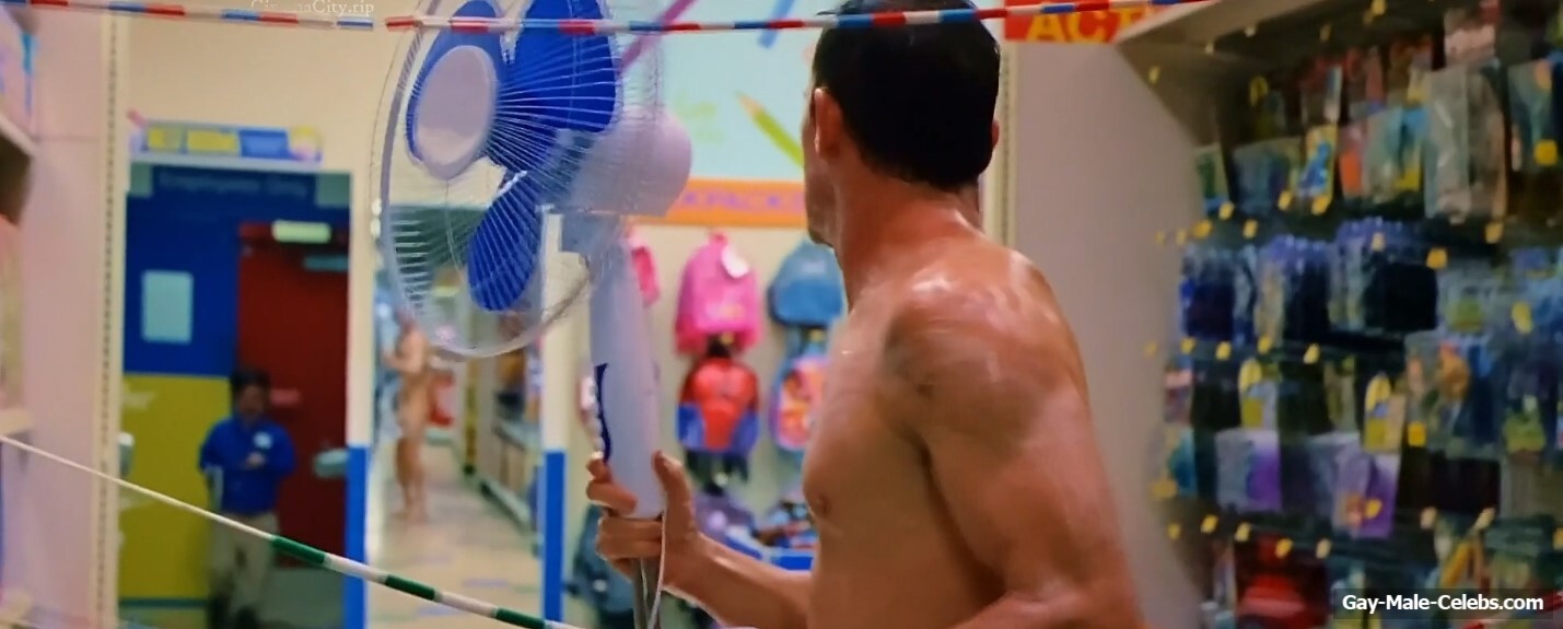 Channing Tatum nude in Roofman