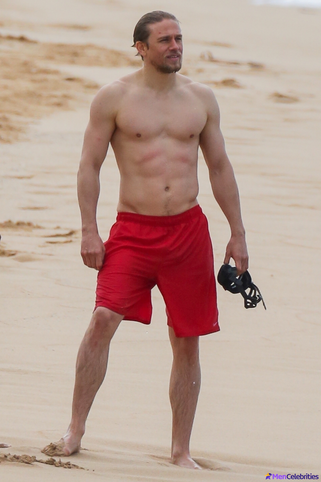 Charlie Hunnam shirtless beach photos
