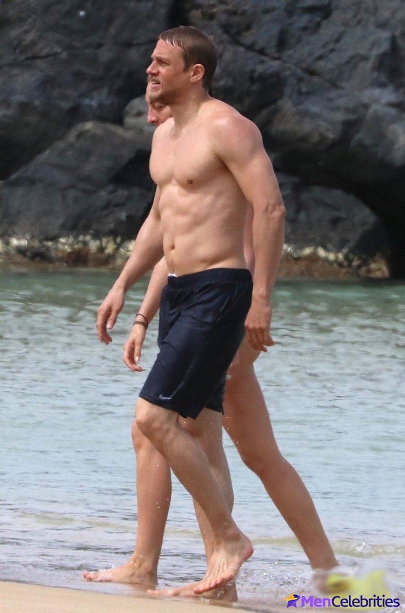 Charlie Hunnam naked pics