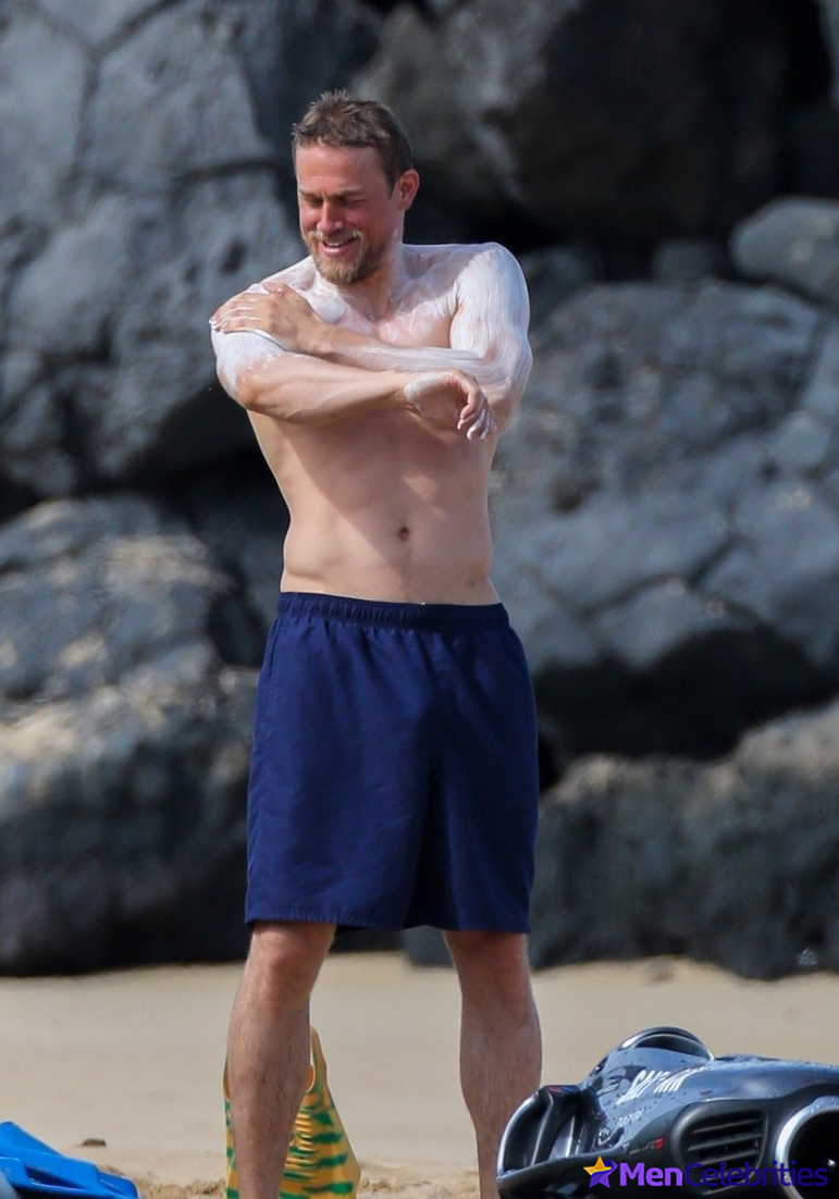 Charlie Hunnam gay porn