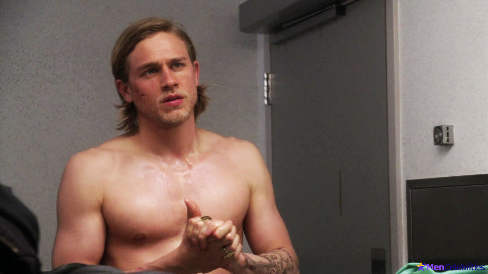 Charlie Hunnam shirtless video
