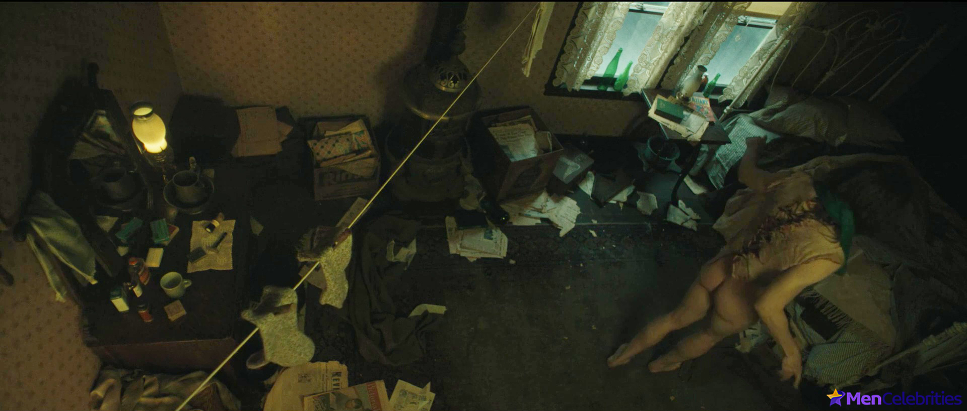 Charlie Hunnam frontal nude