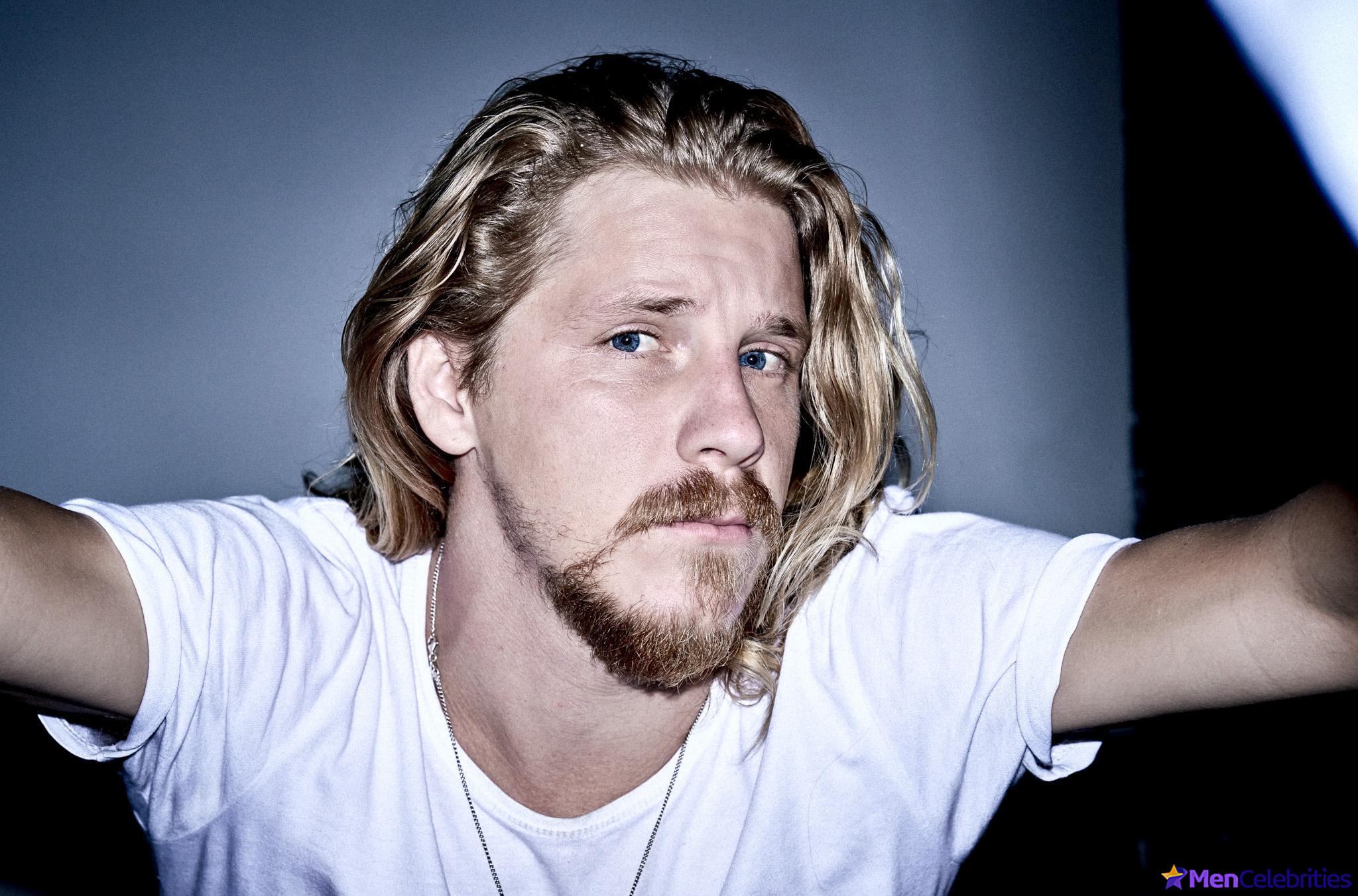 Daniel Webber shirtless shots