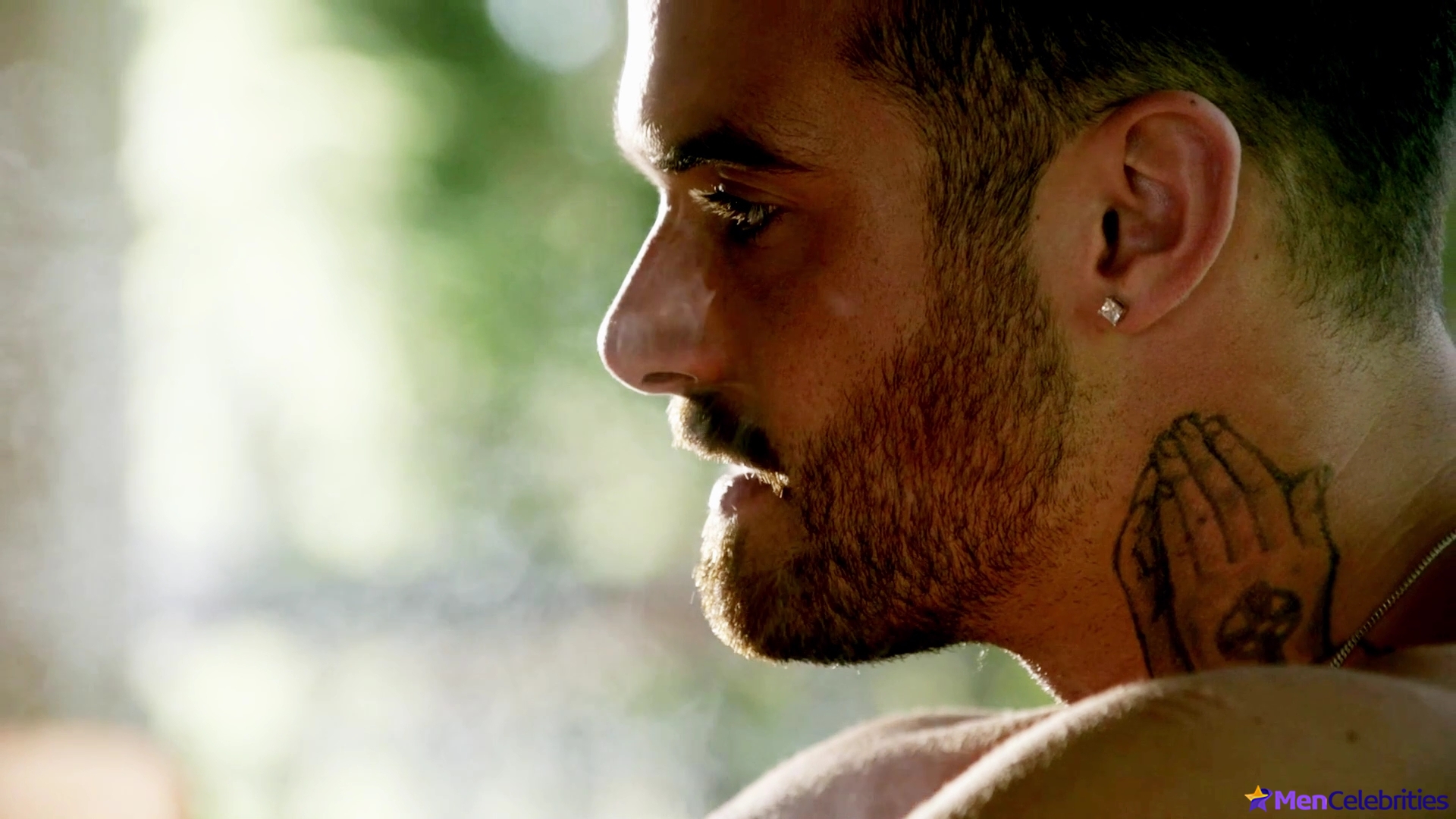 Joshua Sasse nude uncensored pics