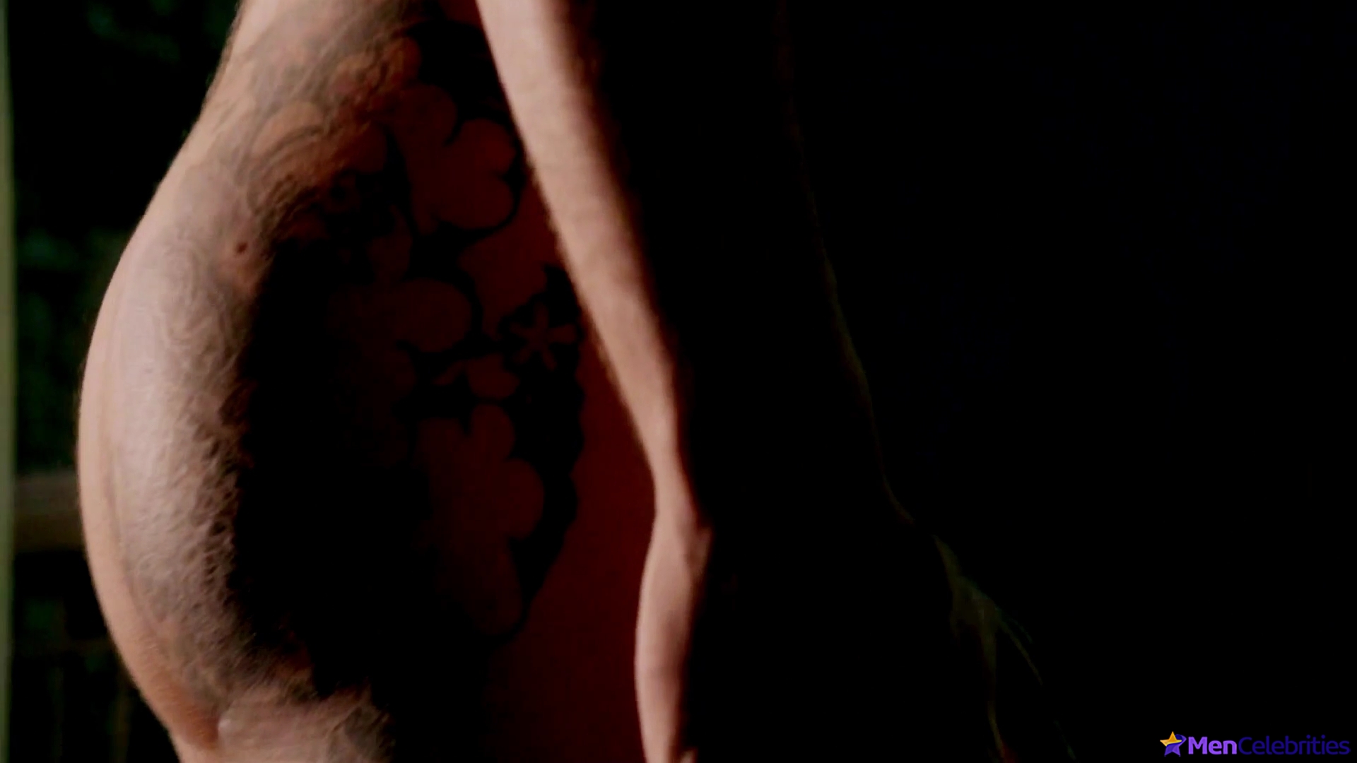 Joshua Sasse nude uncensored pics