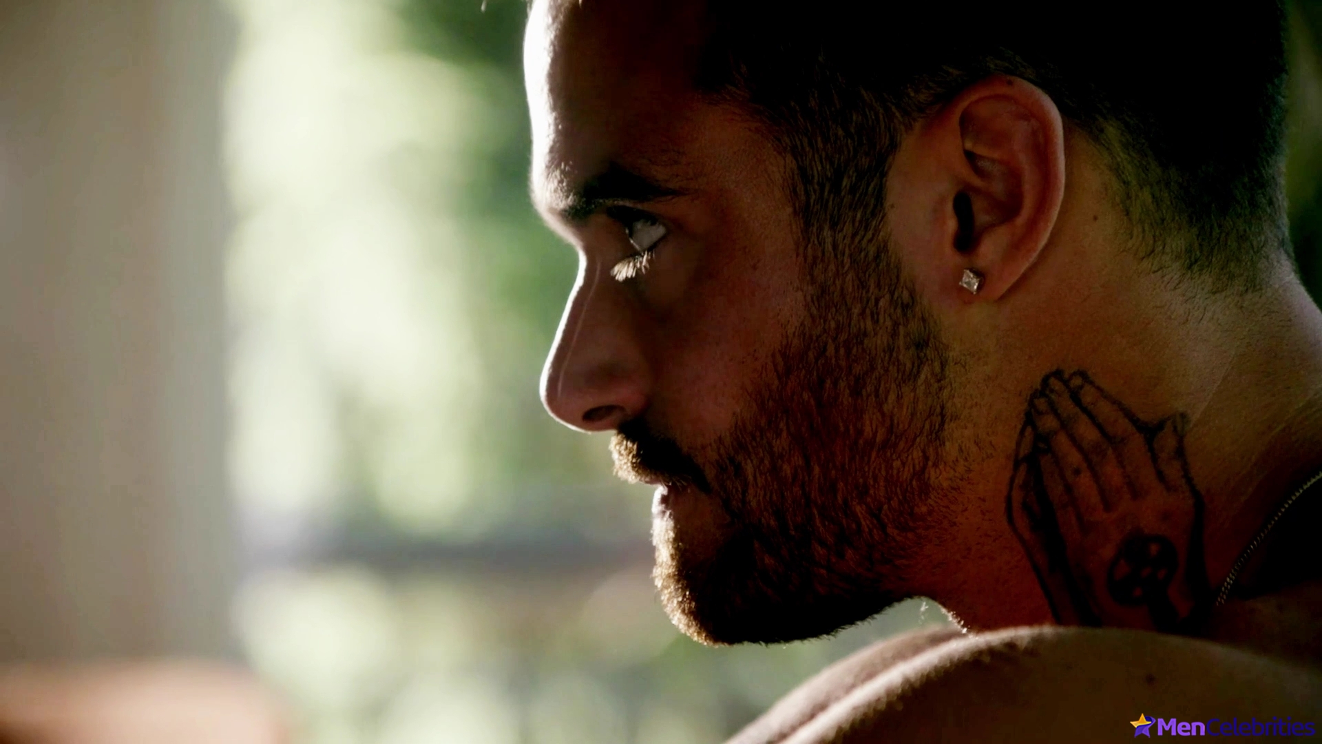 Joshua Sasse nude uncensored pics