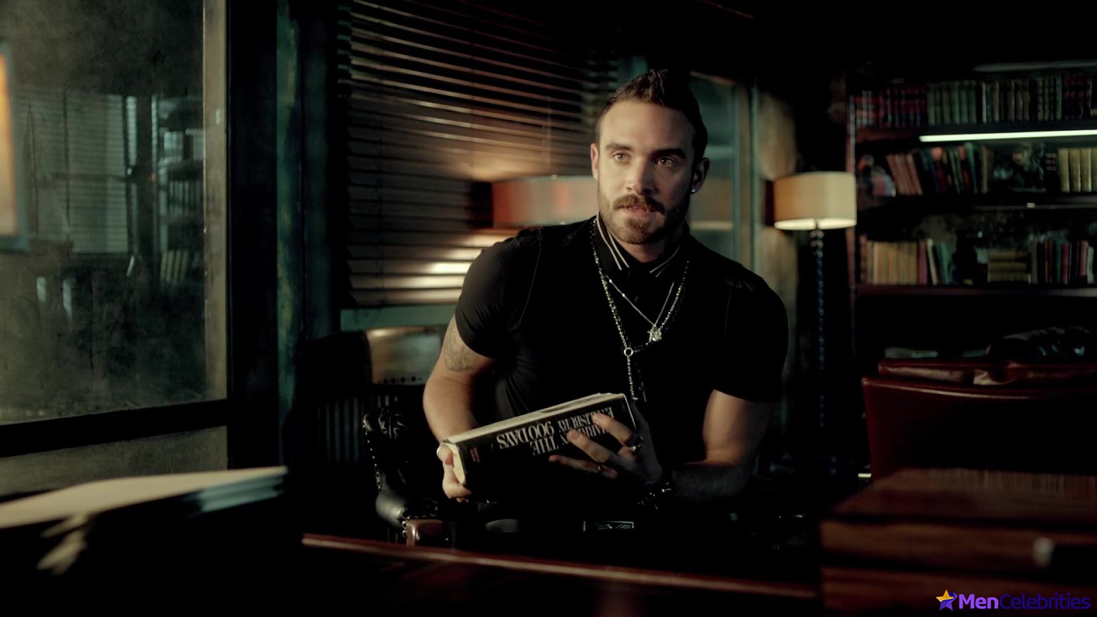 Joshua Sasse nude uncensored pics