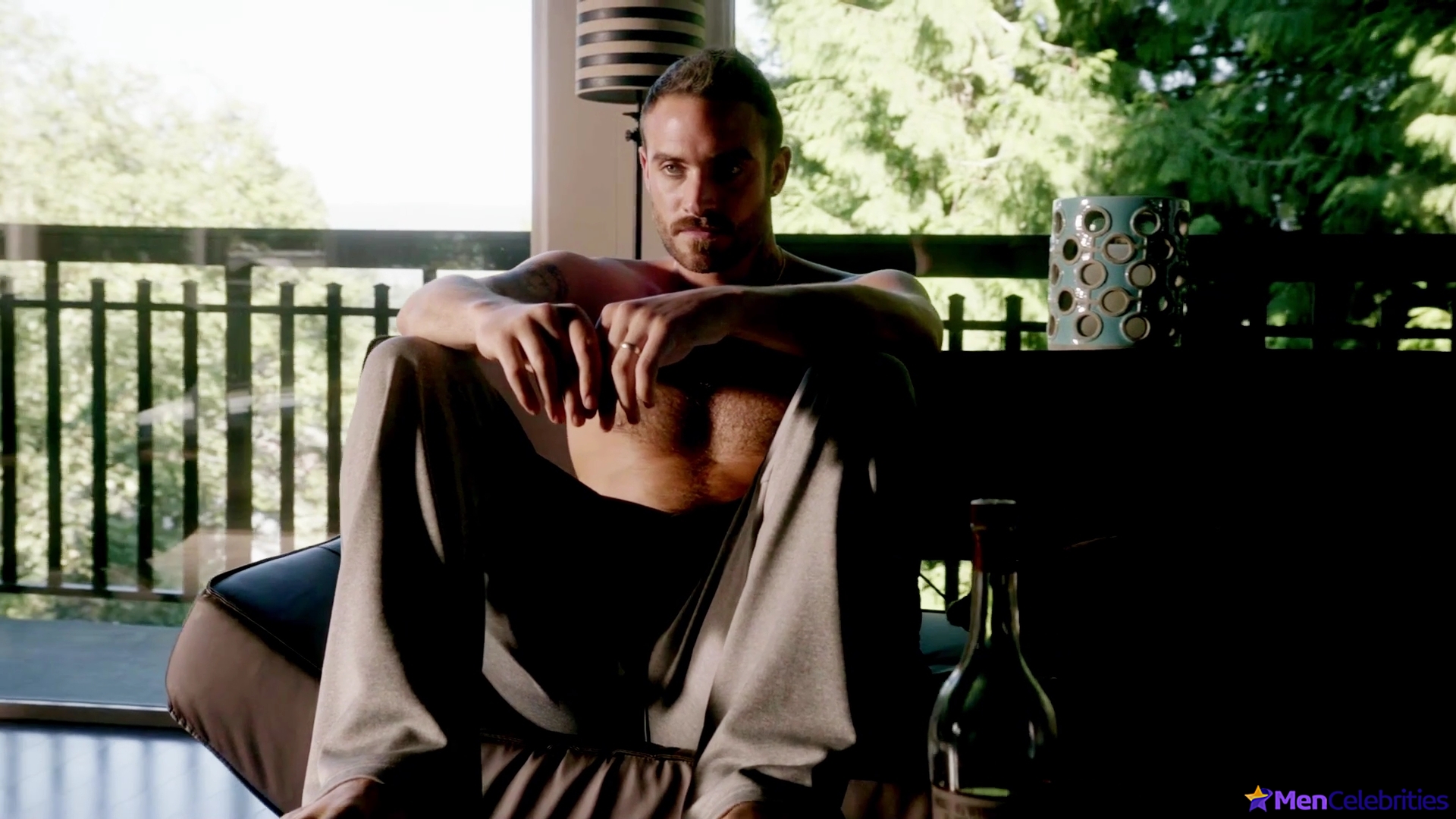 Joshua Sasse nude uncensored pics