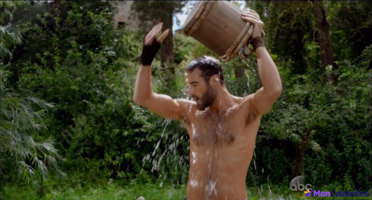 Joshua Sasse nude uncensored pics