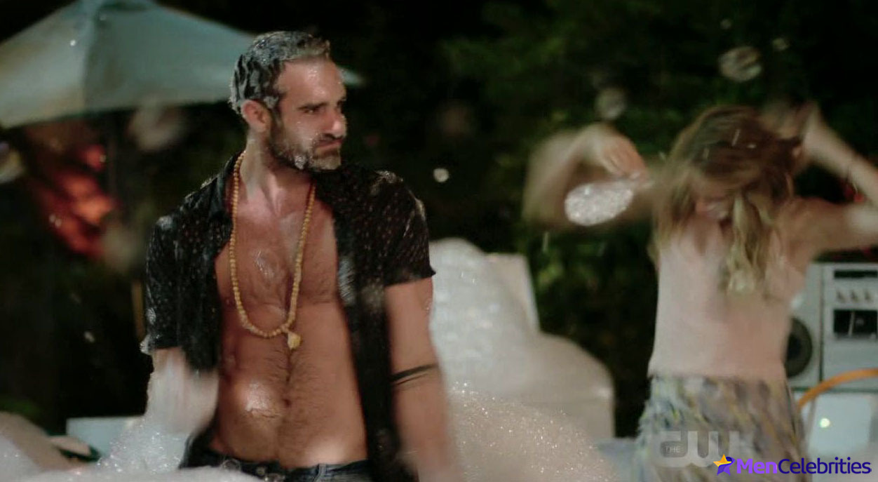 Joshua Sasse nude uncensored pics