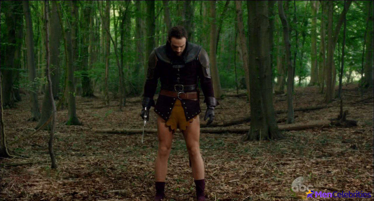 Joshua Sasse nude uncensored pics